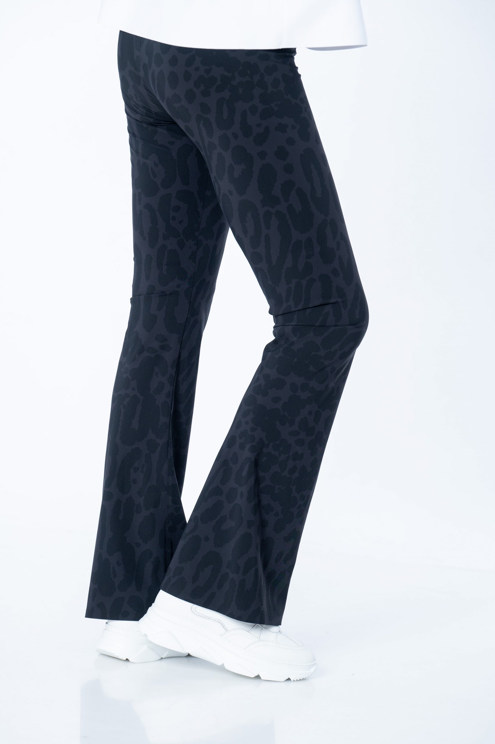 SASSENBACH_STYLE Hose ELA leo black