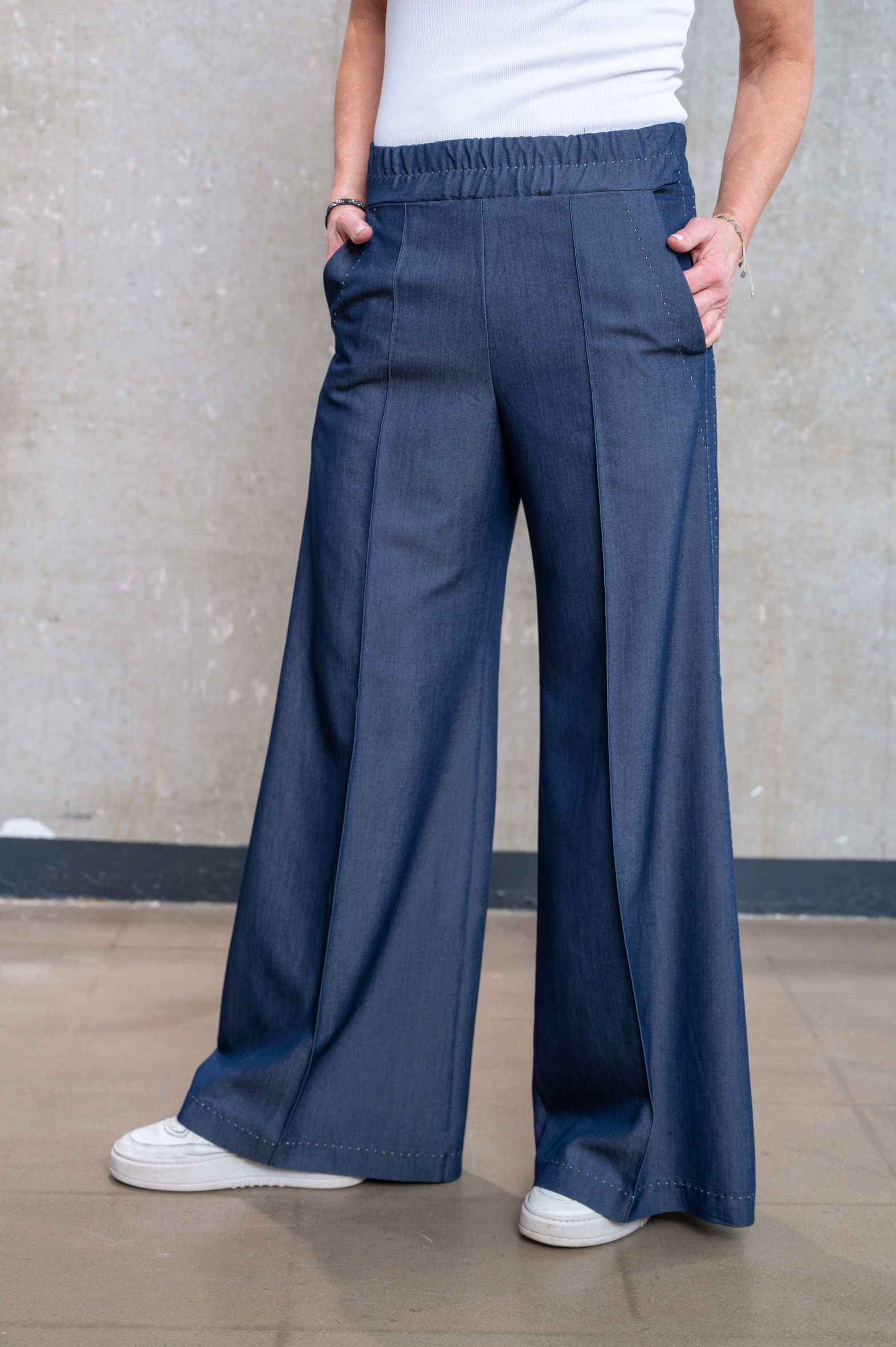 SASSENBACH_Style Hose Jade Stich 