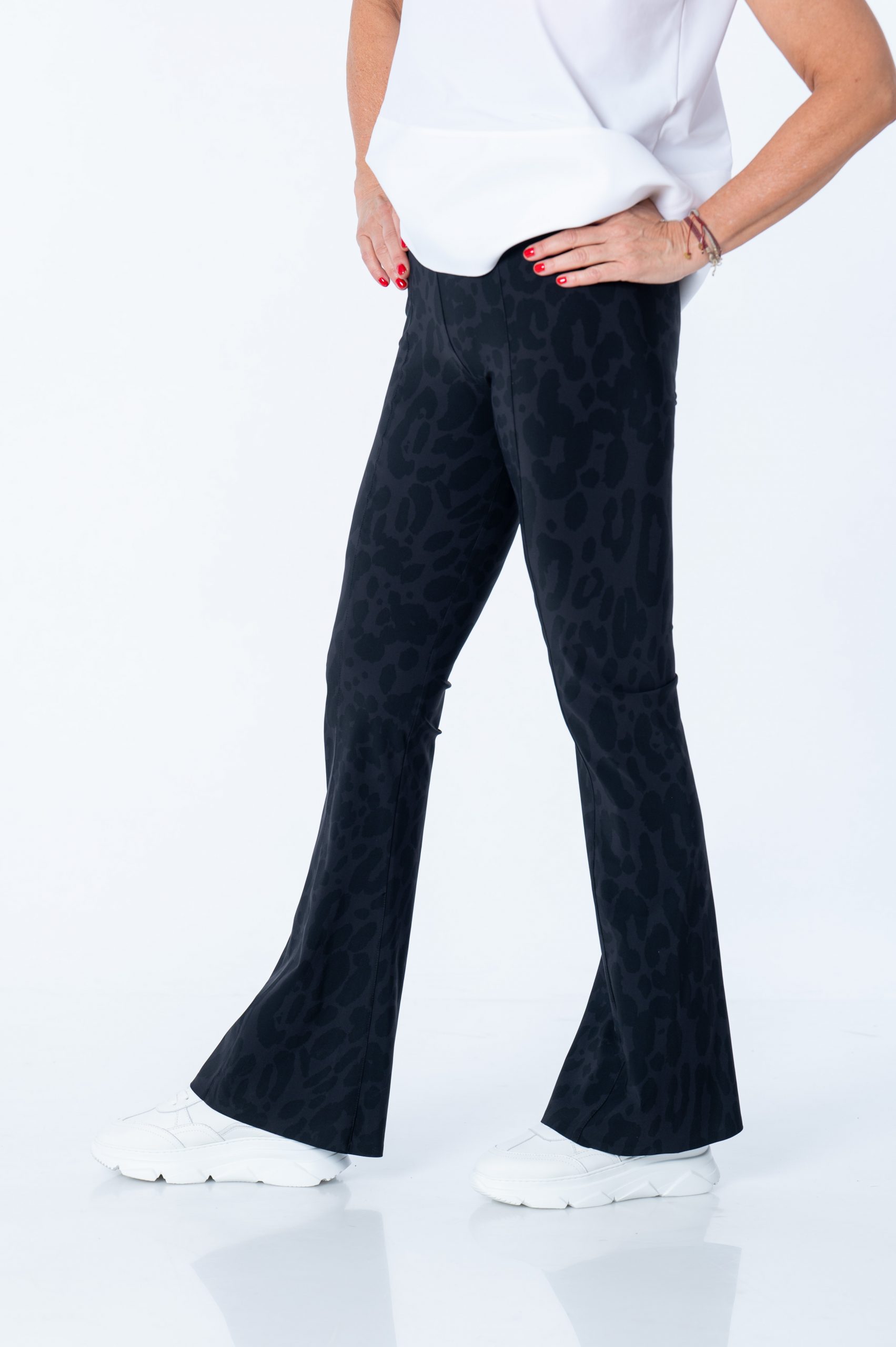 SASSENBACH_STYLE Hose ELA leo black
