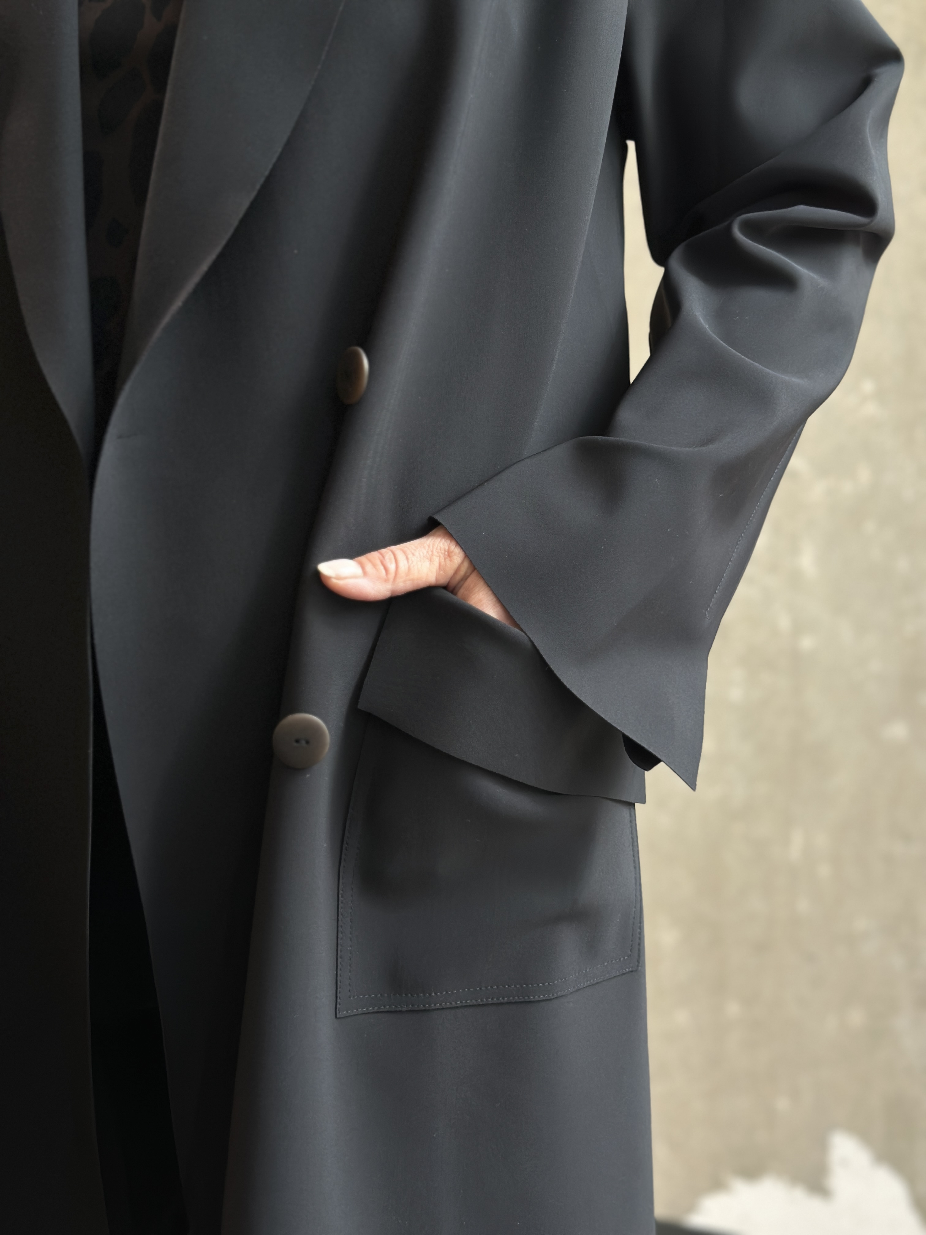 SASSENBACH_STYLE  Mantel MIA schoko & schwarz