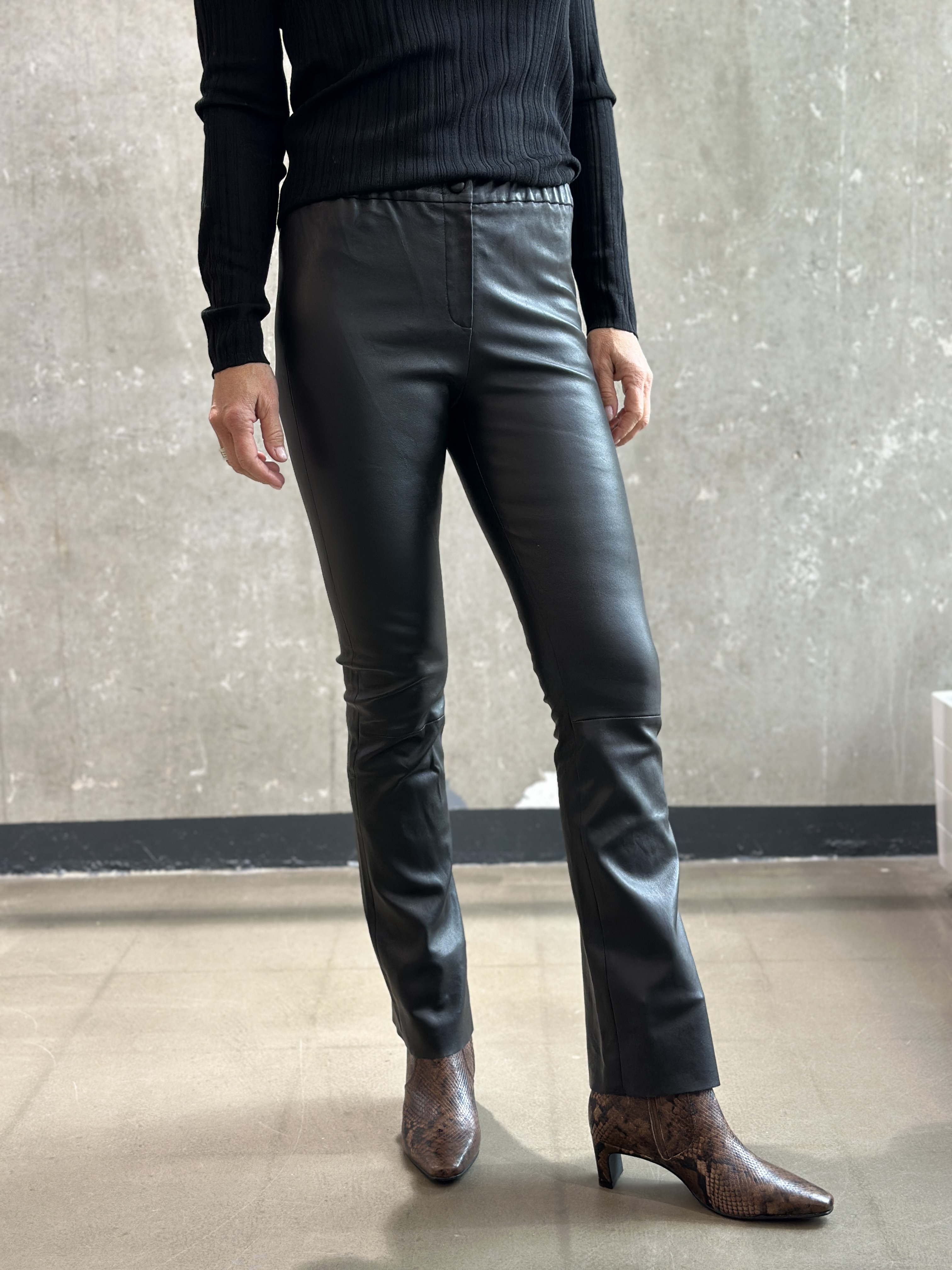 OAKWOOD Hose FREYA schwarz