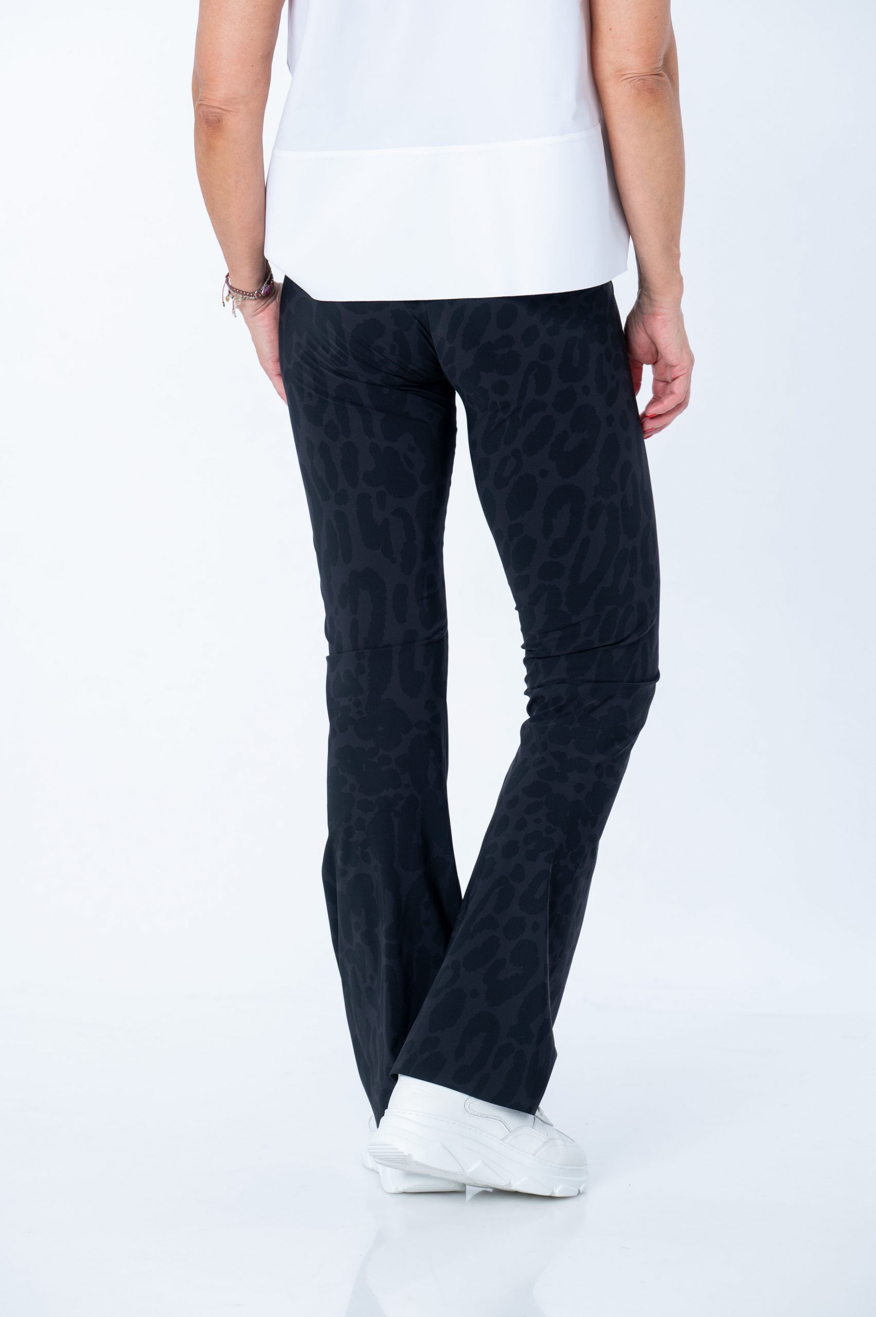 SASSENBACH_STYLE Hose ELA leo black