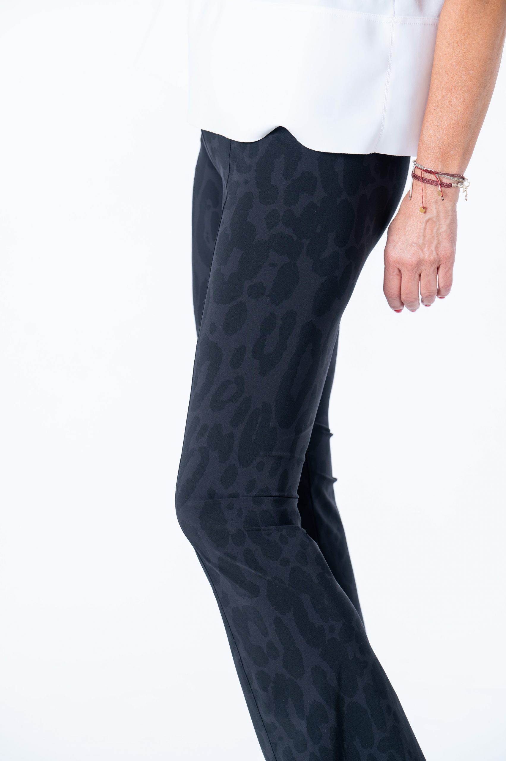 SASSENBACH_STYLE Hose ELA leo black