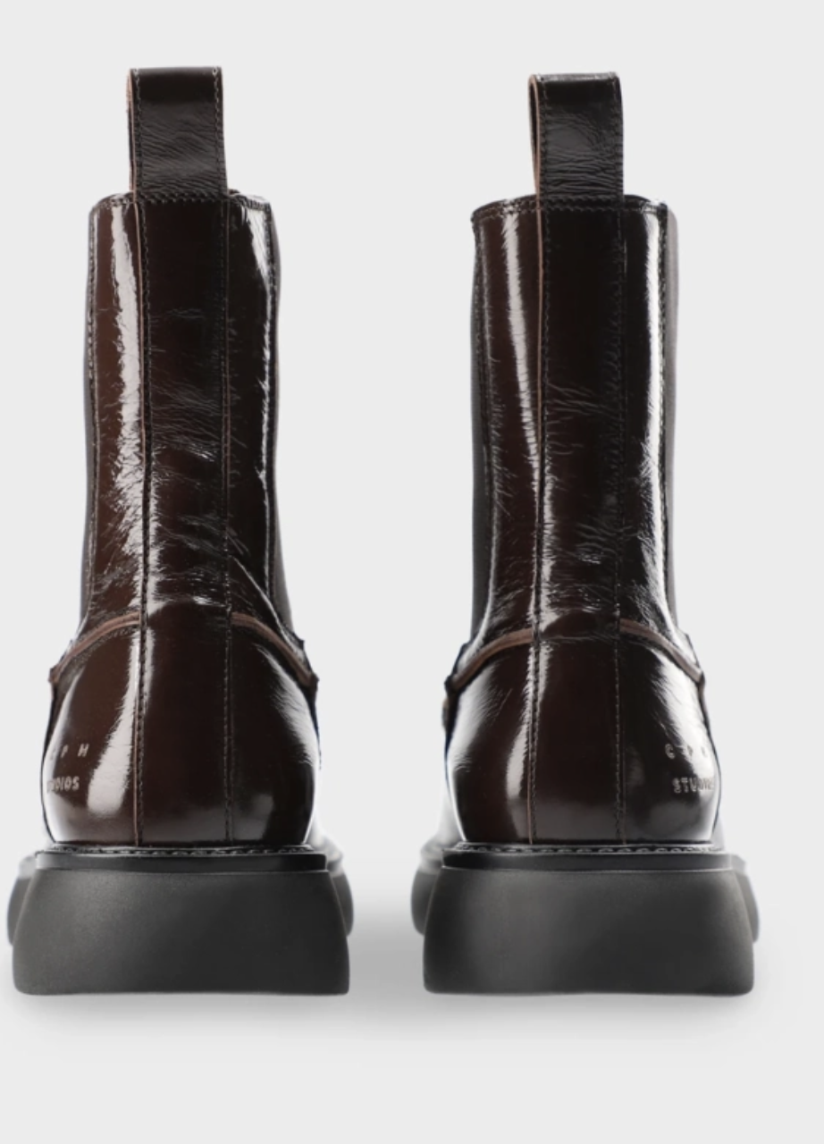 COPENHAGEN_Studios CPH759 patent leather chocolate