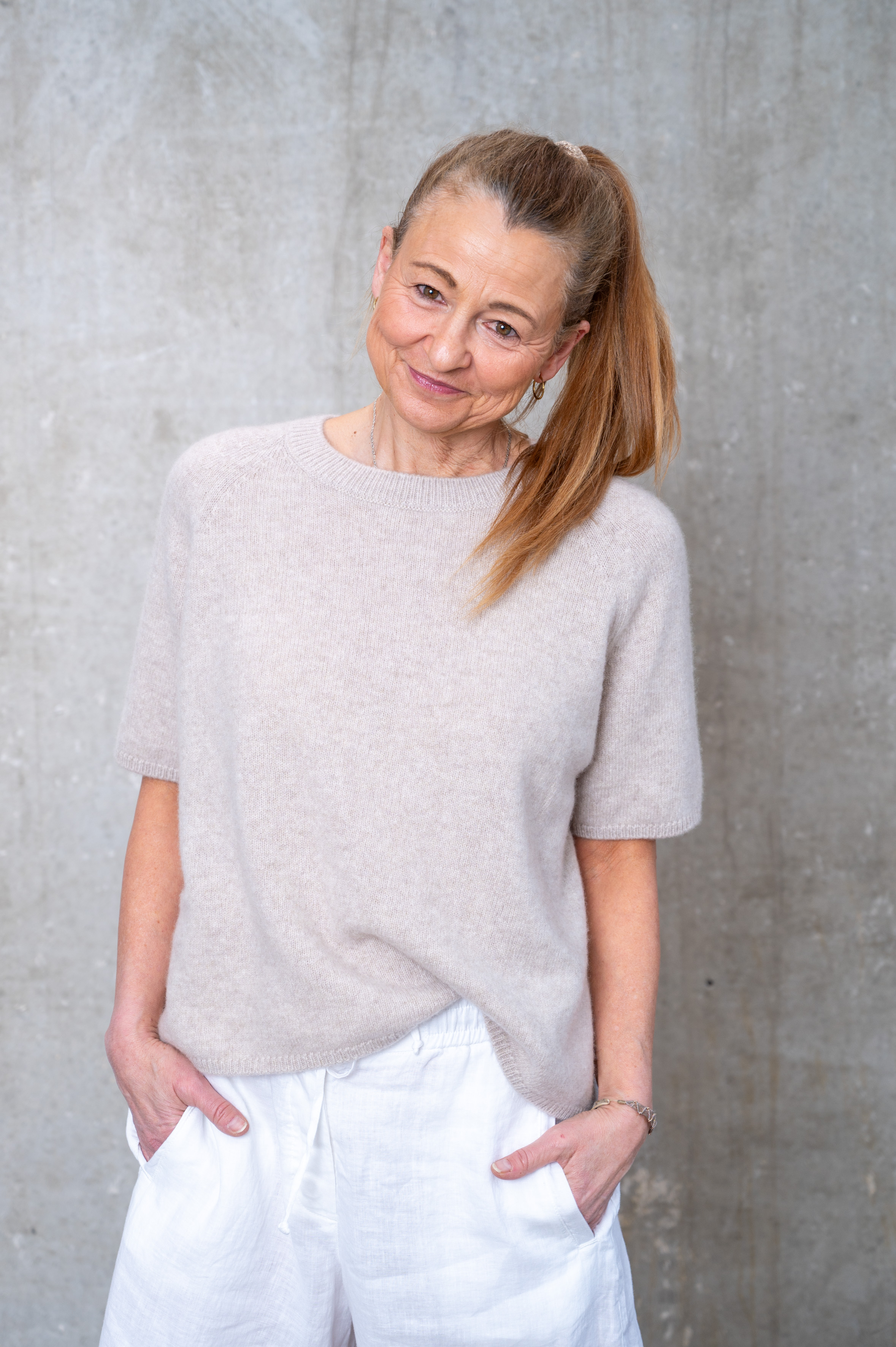 NARLI Kurzarm Pullover hellgrau & sand