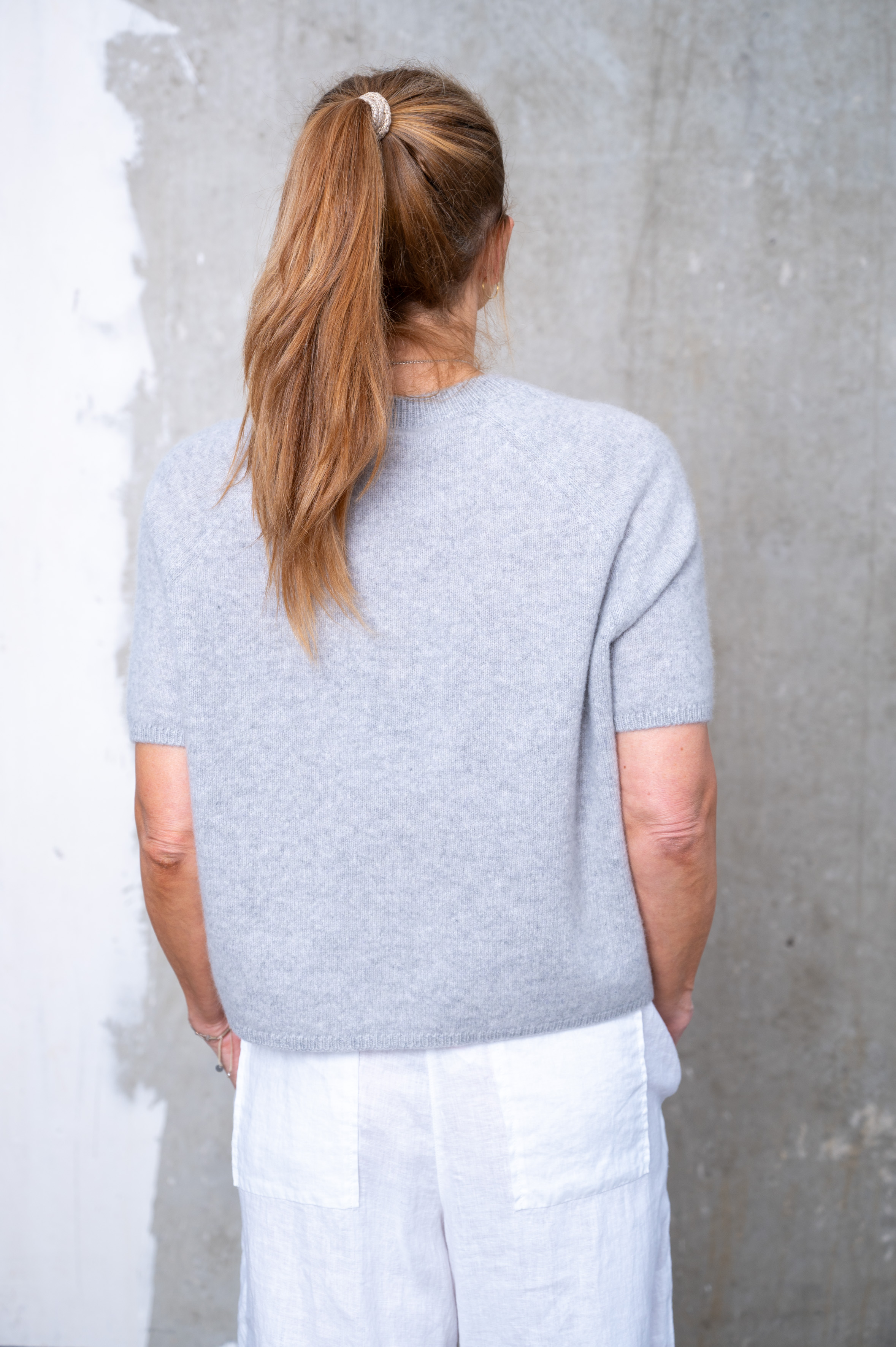 NARLI Kurzarm Pullover hellgrau & sand