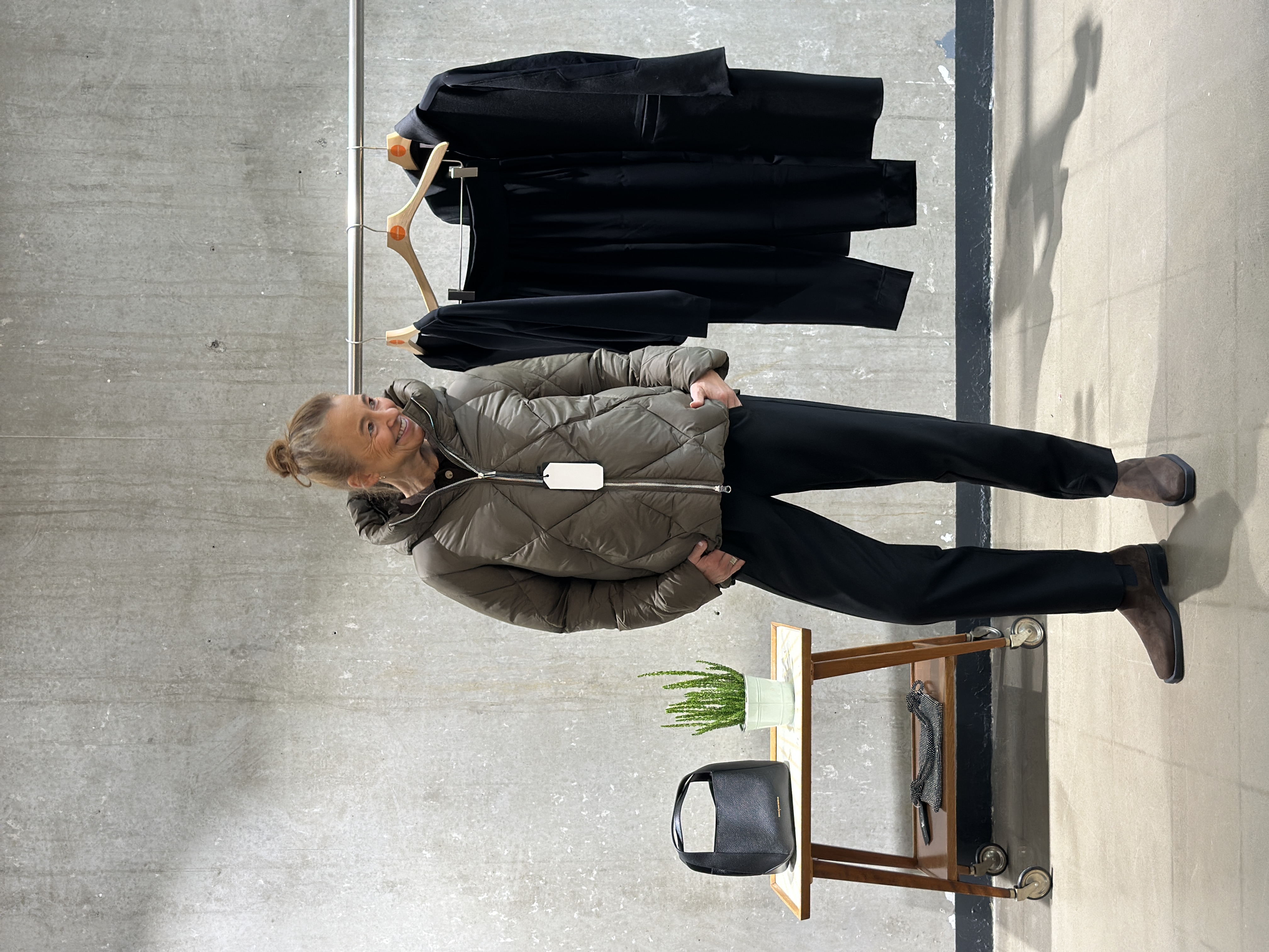 BOMBOOGIE Daunenjacke dark moss green